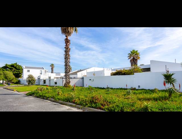 3 BEDROOM FREESTANDING RENTED IN MARINA DA GAMA